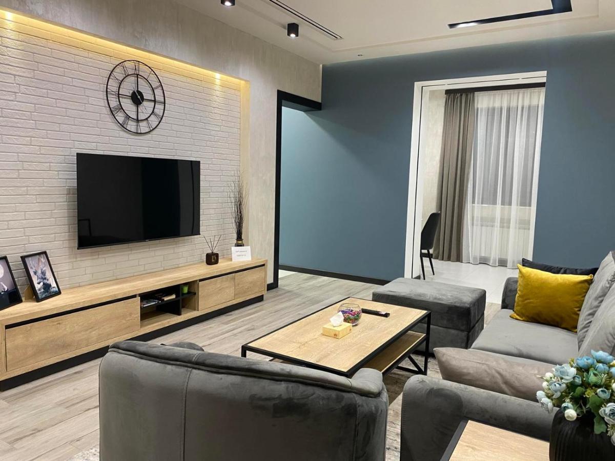 Luxury Modern Apartment In The Center Of Ереван Экстерьер фото