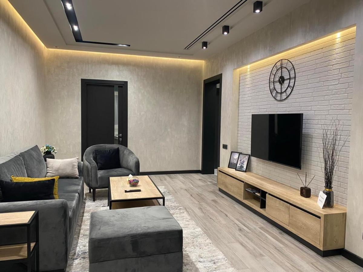Luxury Modern Apartment In The Center Of Ереван Экстерьер фото